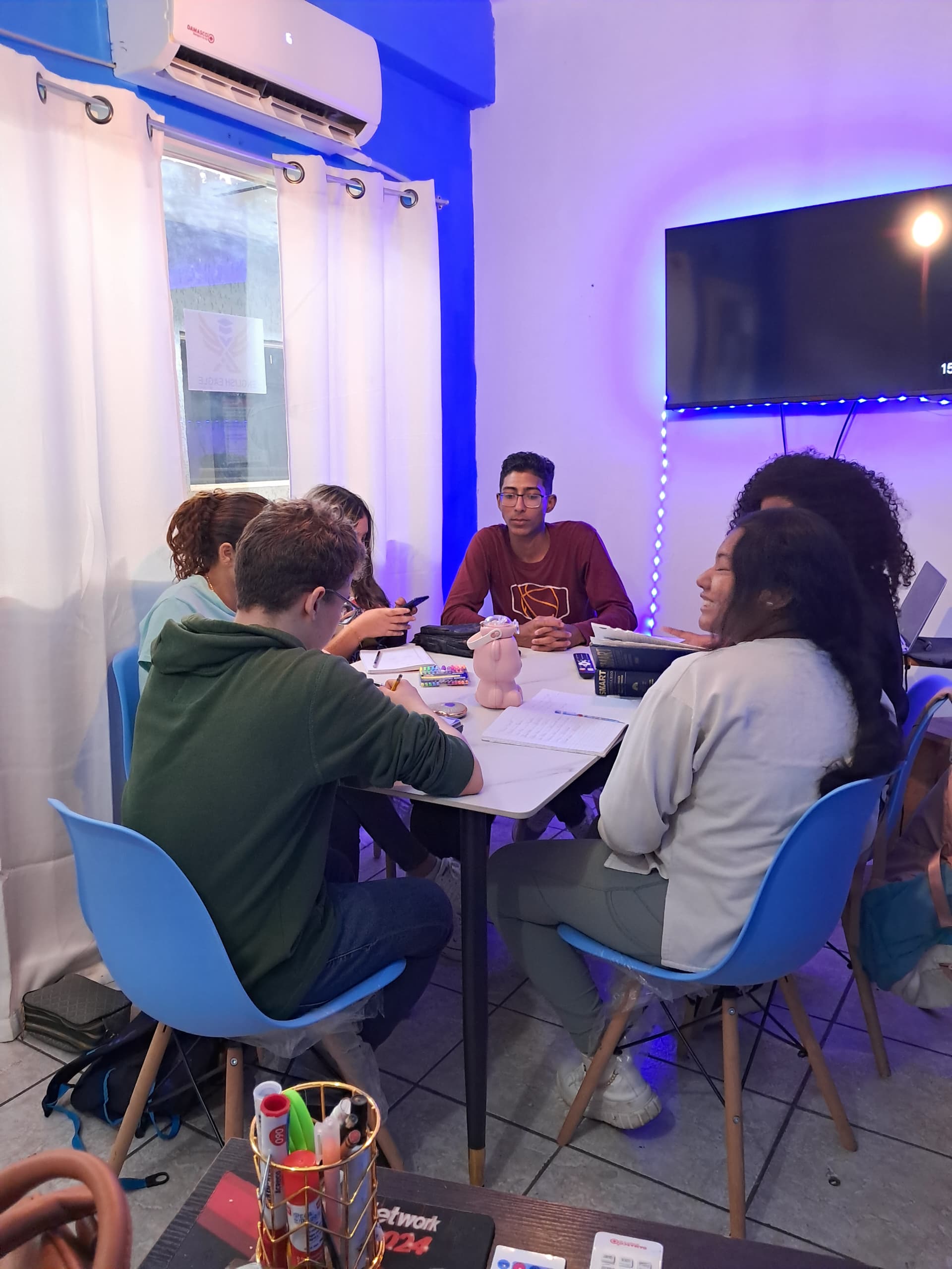 Clase de inglés en English Eagle